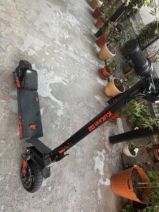 Vând trotineta electrica kukirin G2