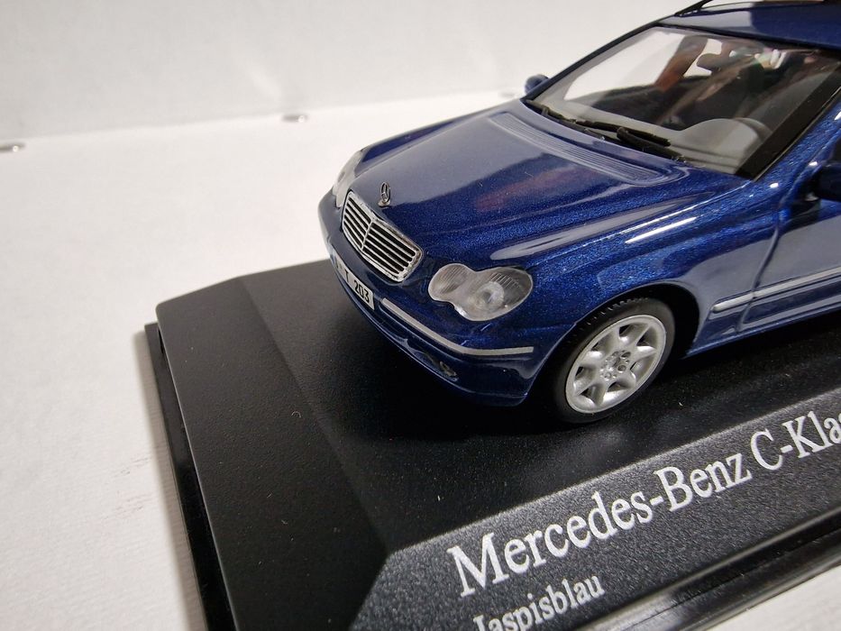 Minichamps Mercedes w203 s203 1:43 1/43