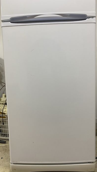 Холодильник indesit