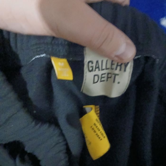 Pantaloni gallery dept