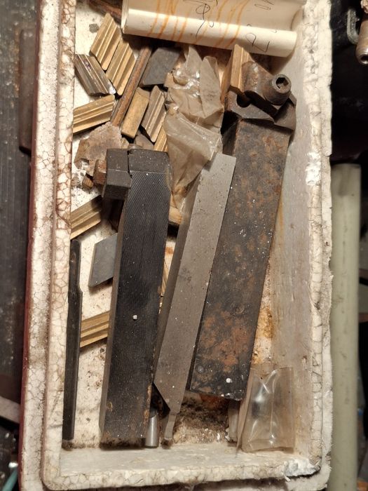 Продам резцы для токаря