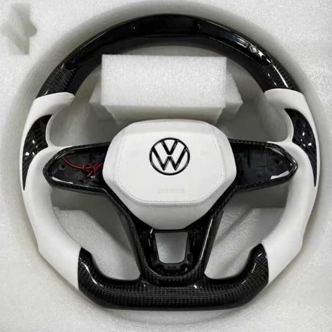 VW R Line бял спортен волан с карбон и кожа