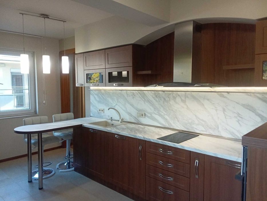 Дава се под наем Мезонет в Пловдив, Център - 270 кв.м за 1495.83 € - Снимка #8