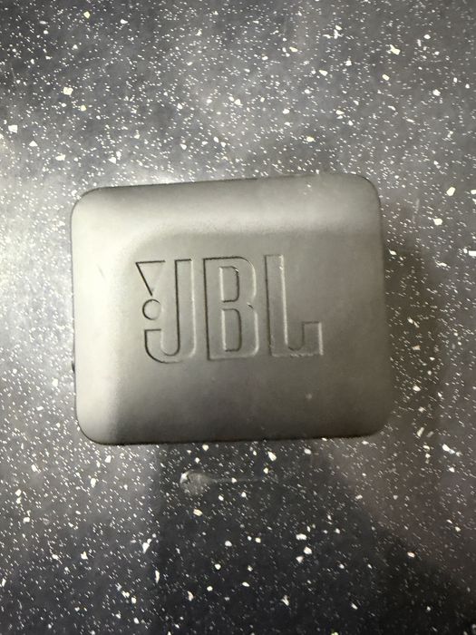 Портативная Bluetooth-колонка JBL