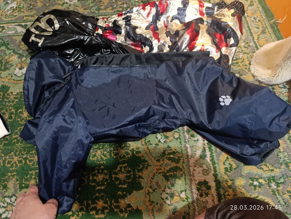 Продам комбенизоны для собаки..