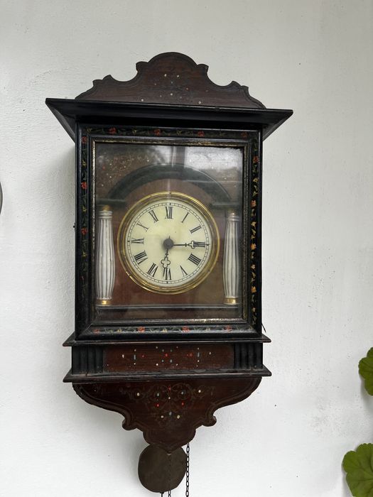 Стар стенен часовник