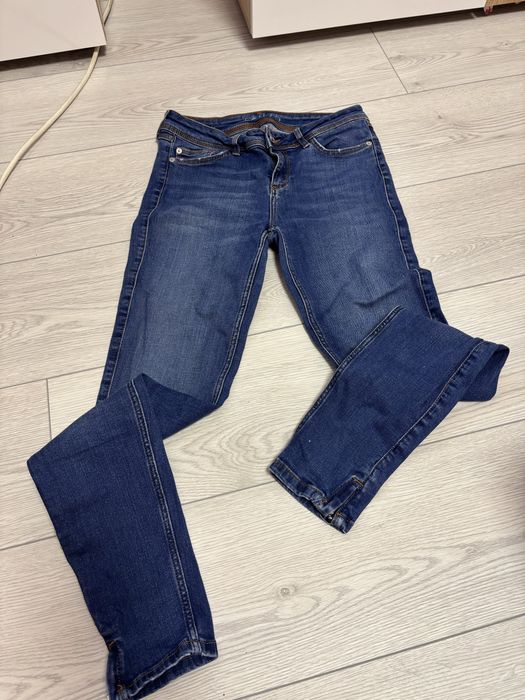 Дамски дънки.