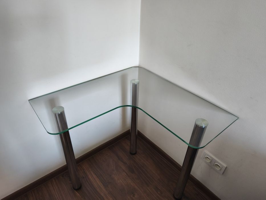 Стол угловой стеклянный