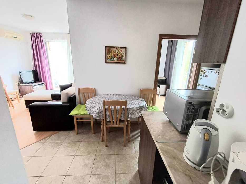 Двустаен обзаведен апартамент в к-с ”Съни Дей 3”