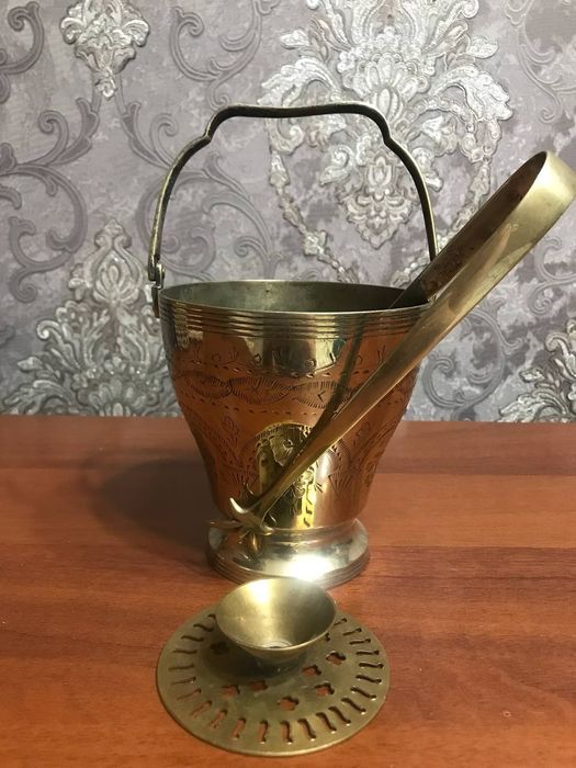 Наборы мельхиор чайно кофейные.Ведро для шампанского.Масленка помидор