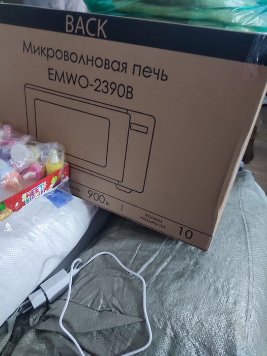 Новая в коробке микроволновка!