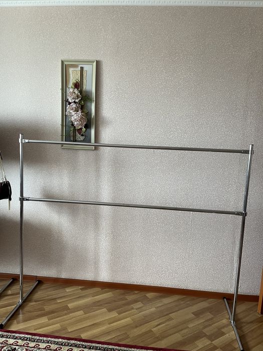 Напольная вешалка