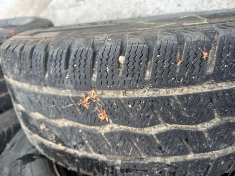 De vânzare 4 roti pt vw krafter 235.65.16c+cârlig