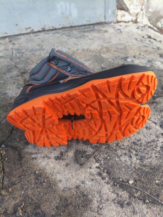 Продам рабочие ботинки летние