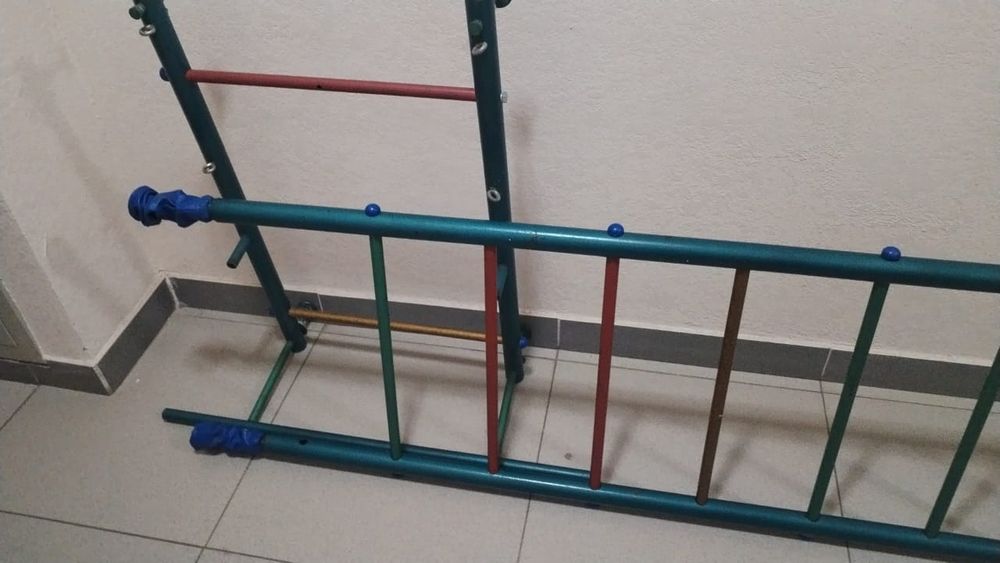 Турник и шведская стенка