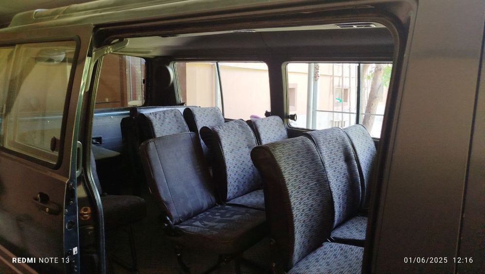 Istana mikro avtobus.