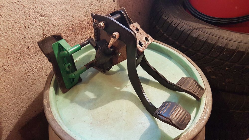 Пълен педален блок на Форд Фокус 1.6Е, хечбек, 1998-1999 година