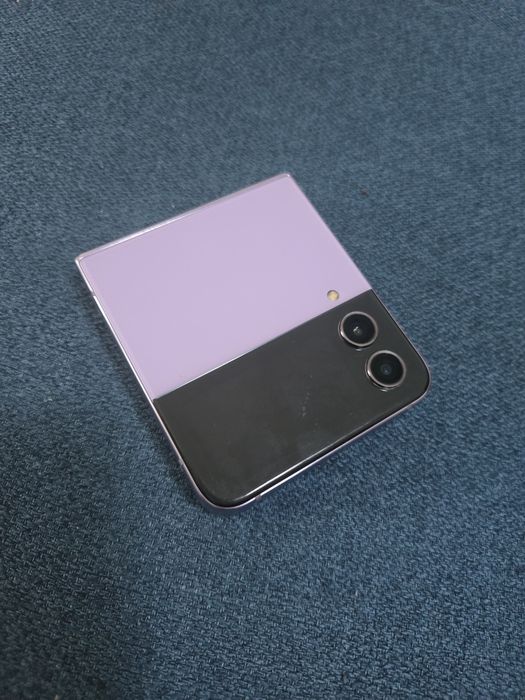 Samsung Galaxy Z flip 4