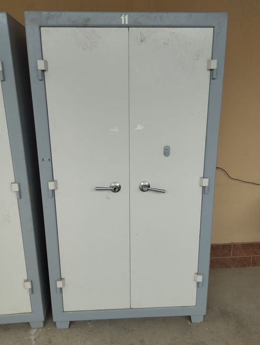 Продам сейф банковский