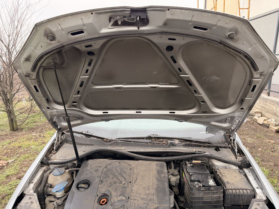 Dezmembrez dezmembrari golf 5 motor 1.6 FSI BLP cutie automata  GJX