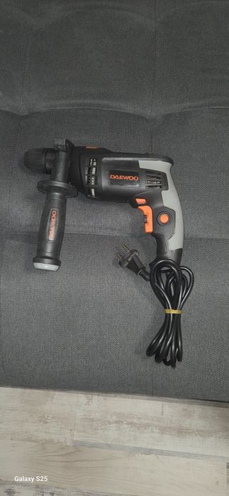 Електрическа бормашина 710вата