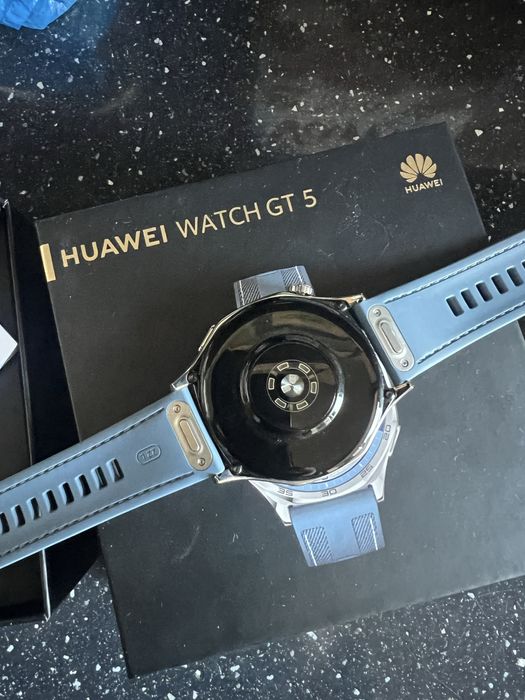 Часовнил Huawei gt 5