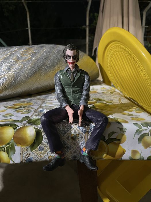 Oyinchoq Joker sotiladi shu turishi ideal aybi yoq.