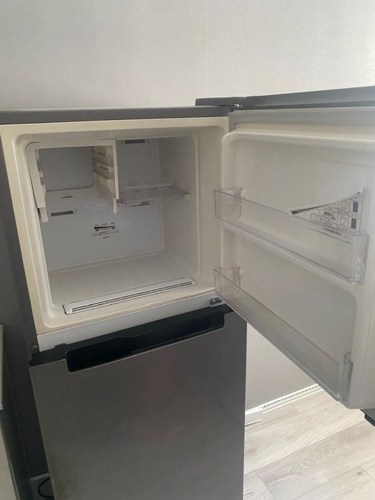 Холодильник бу работает