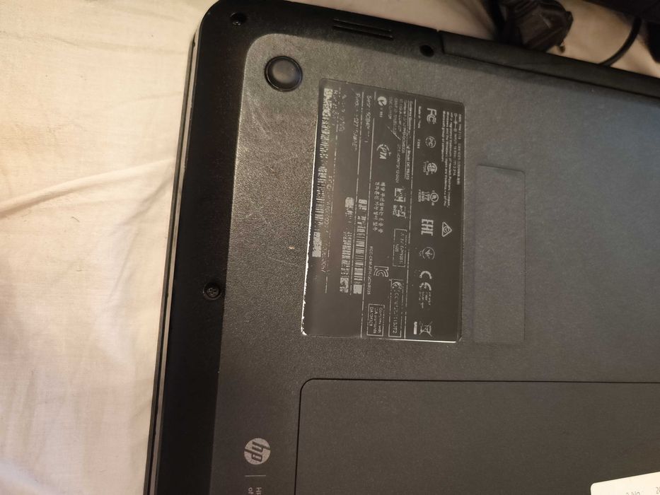 Тв Ариели 32инча смарт има говор,няма картина25€,,лаптоп HP255,35€