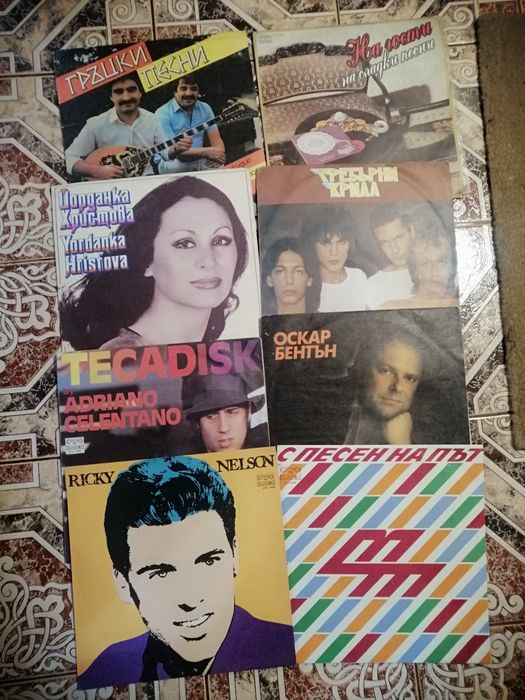 и други нови непускани плочи.