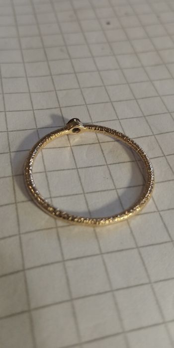 Златен пръстен с рубин