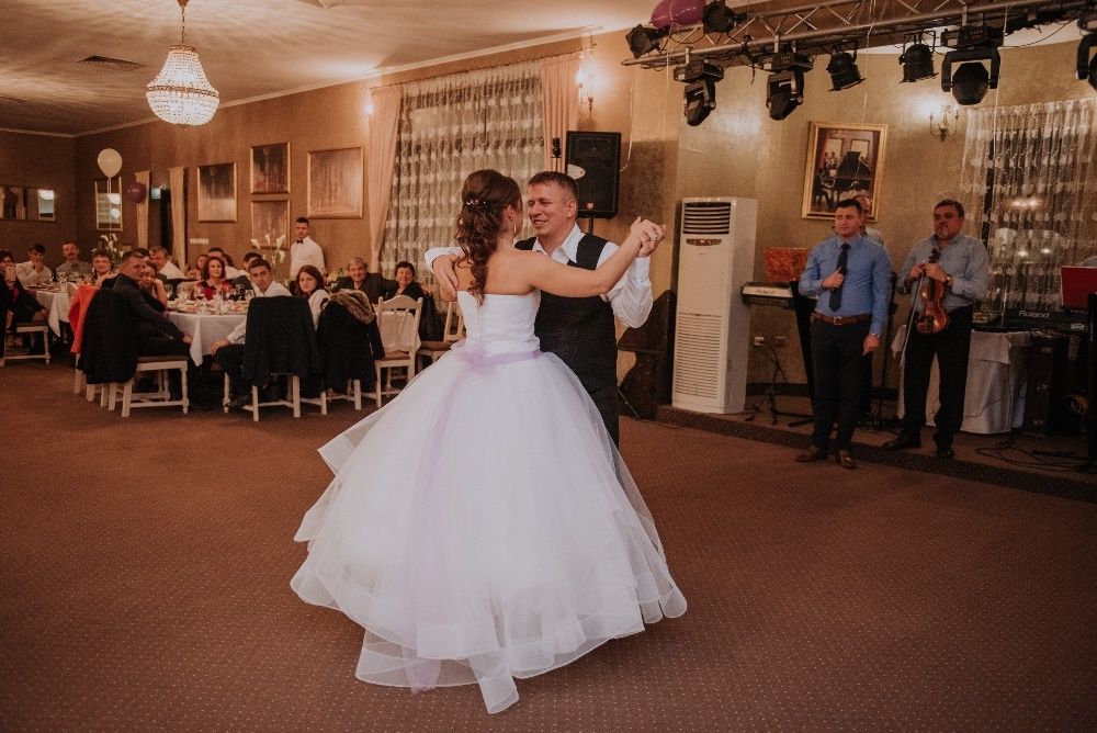 Vand rochie de mireasa