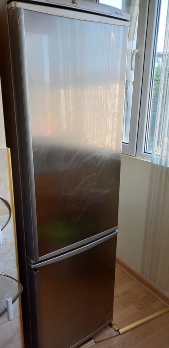 Хладилник малък и голям