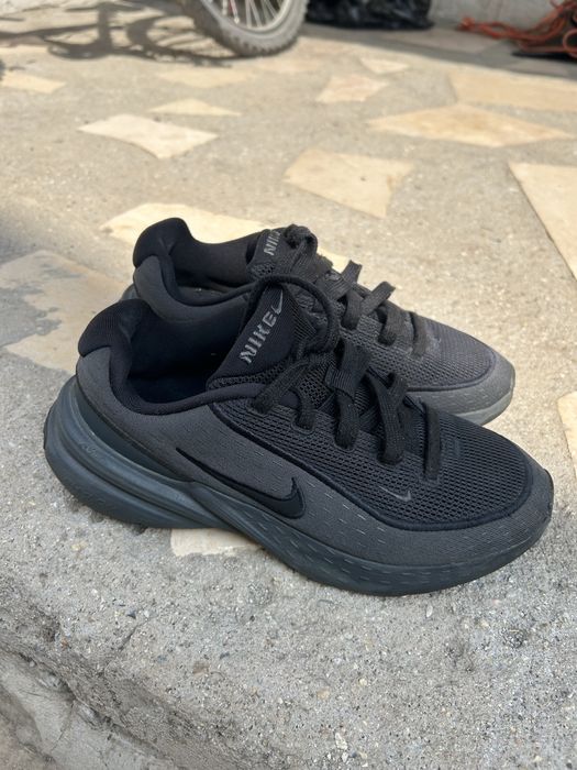 Продавам използвани  маратонки nike phaylon 36 номер в доста добро състояние носени са 4 5 пъти