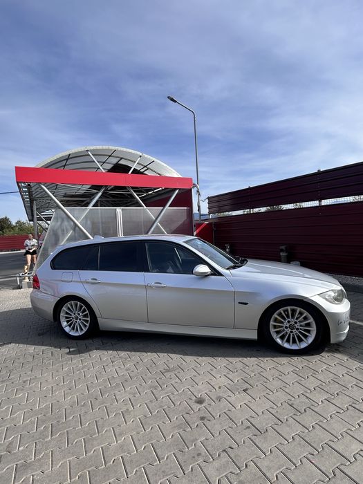 BMW 320D e90,163 hp.