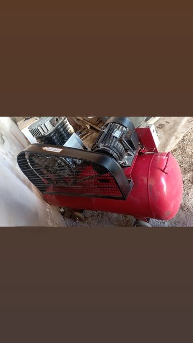 Компрессор продам срочно