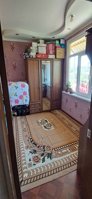 Srochni 2 xonali uy sotiladi, sergeli 7 da, 3- 4- bekatga yaqin
