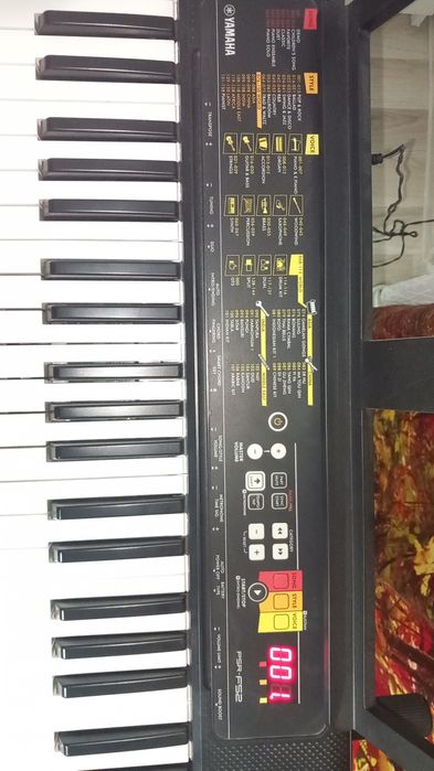 Orgă Yamaha PSR-F52