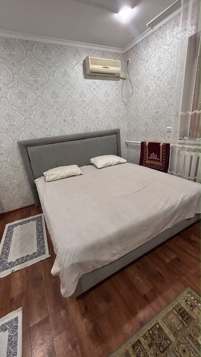 Спальный диван почти новый