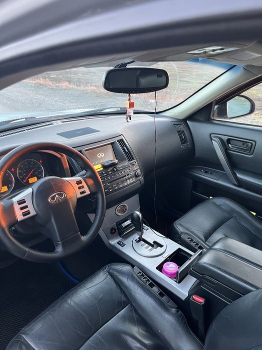 Продам машину Infiniti fx35