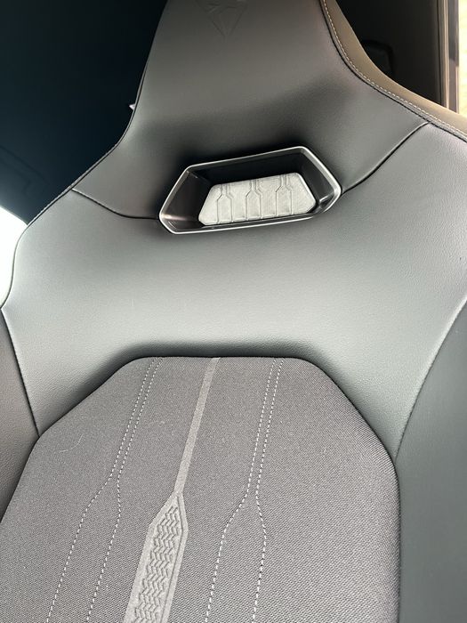 Cupra formentor / leon support tableta