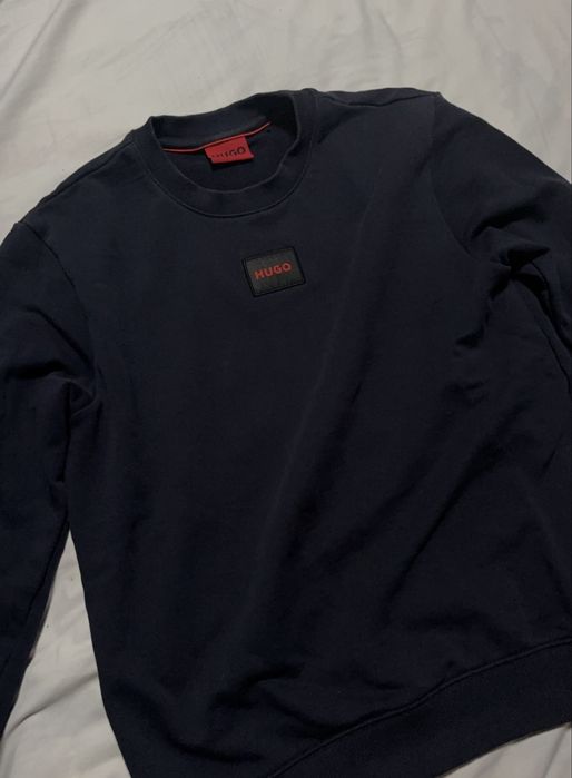 Hugo - тъмносин суичър