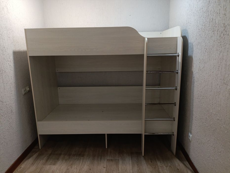 Двухъярусная детская кровать