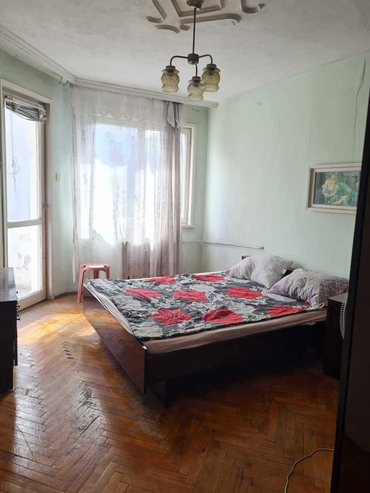 Продава се Тристаен апартамент в Плевен, Идеален център - 110 кв.м за 1364 €/кв.м - Снимка #4