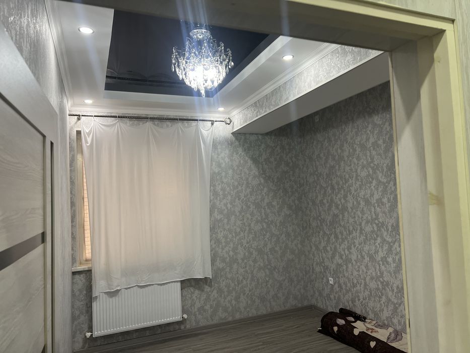 1 xonali kvartira sotiladi