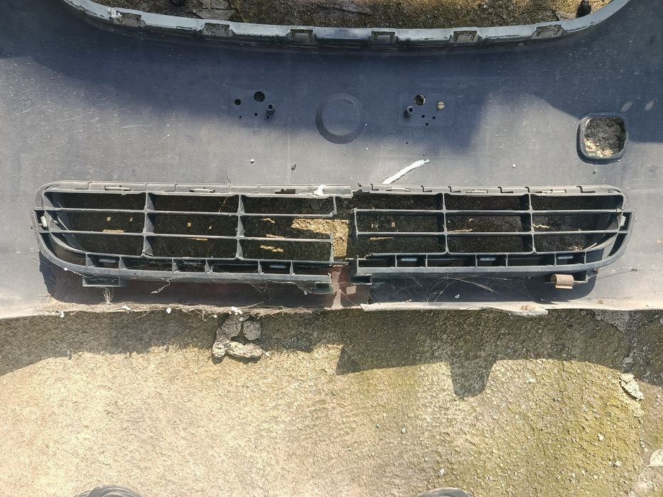 Бампер оригинал на Камри 40