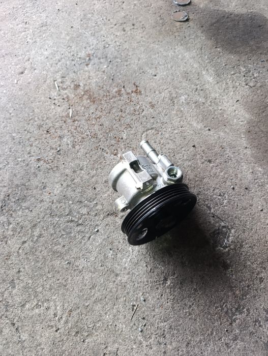 Гидравлика насос сотилади  жентра