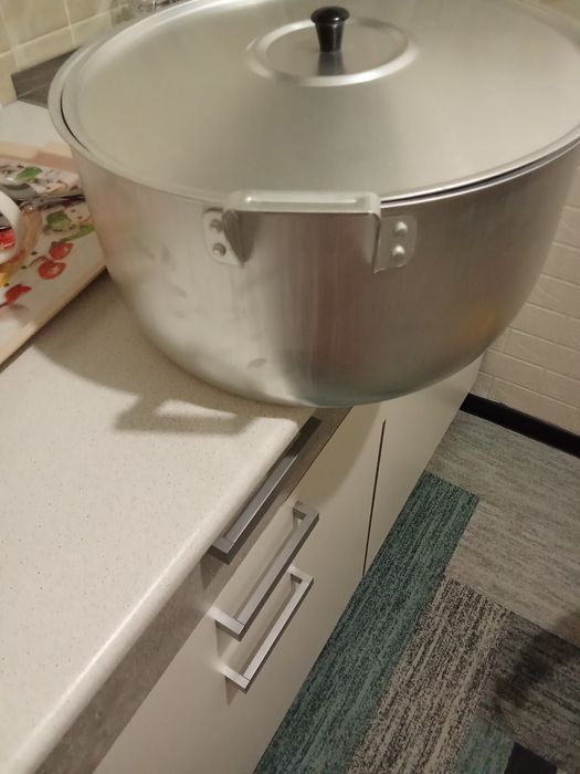 Продам казан  новый.