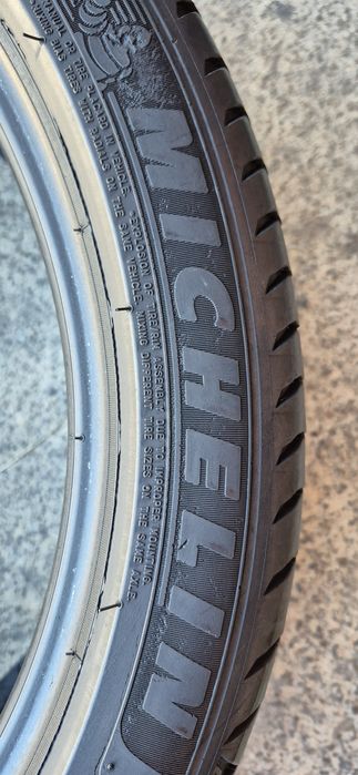 4 anvelope vara Michelin 235/40/19.Pretul este pe bucata.