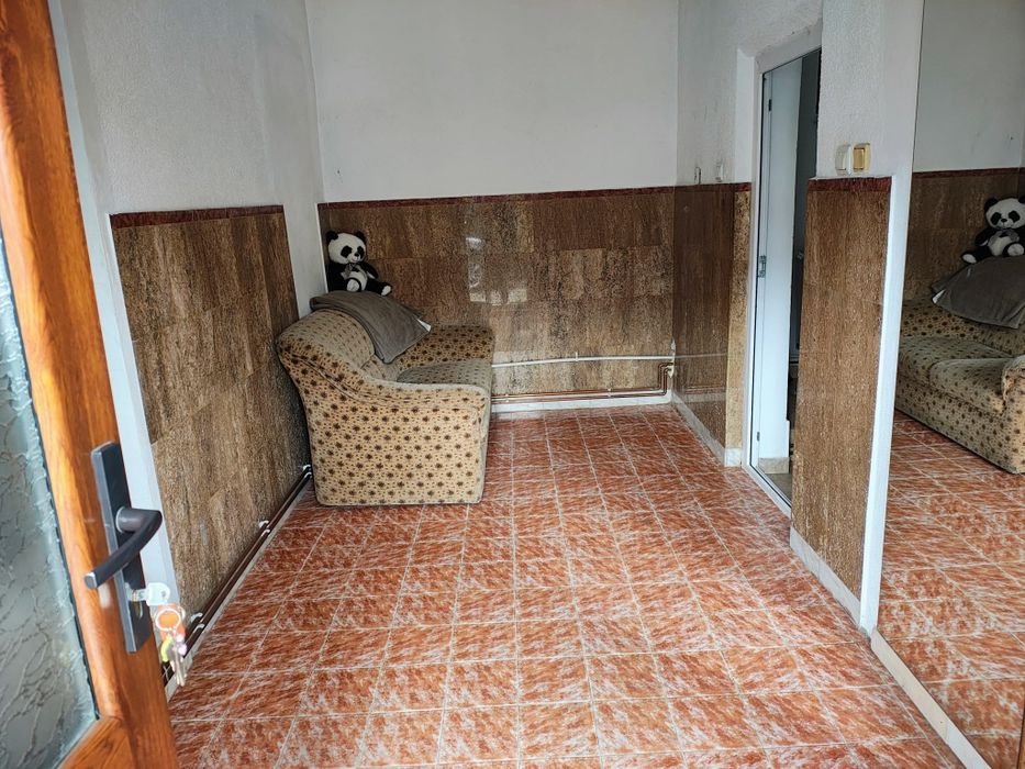 Închiriez garsonieră 50 mp